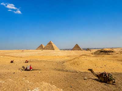 egyptian-pyramids-desert